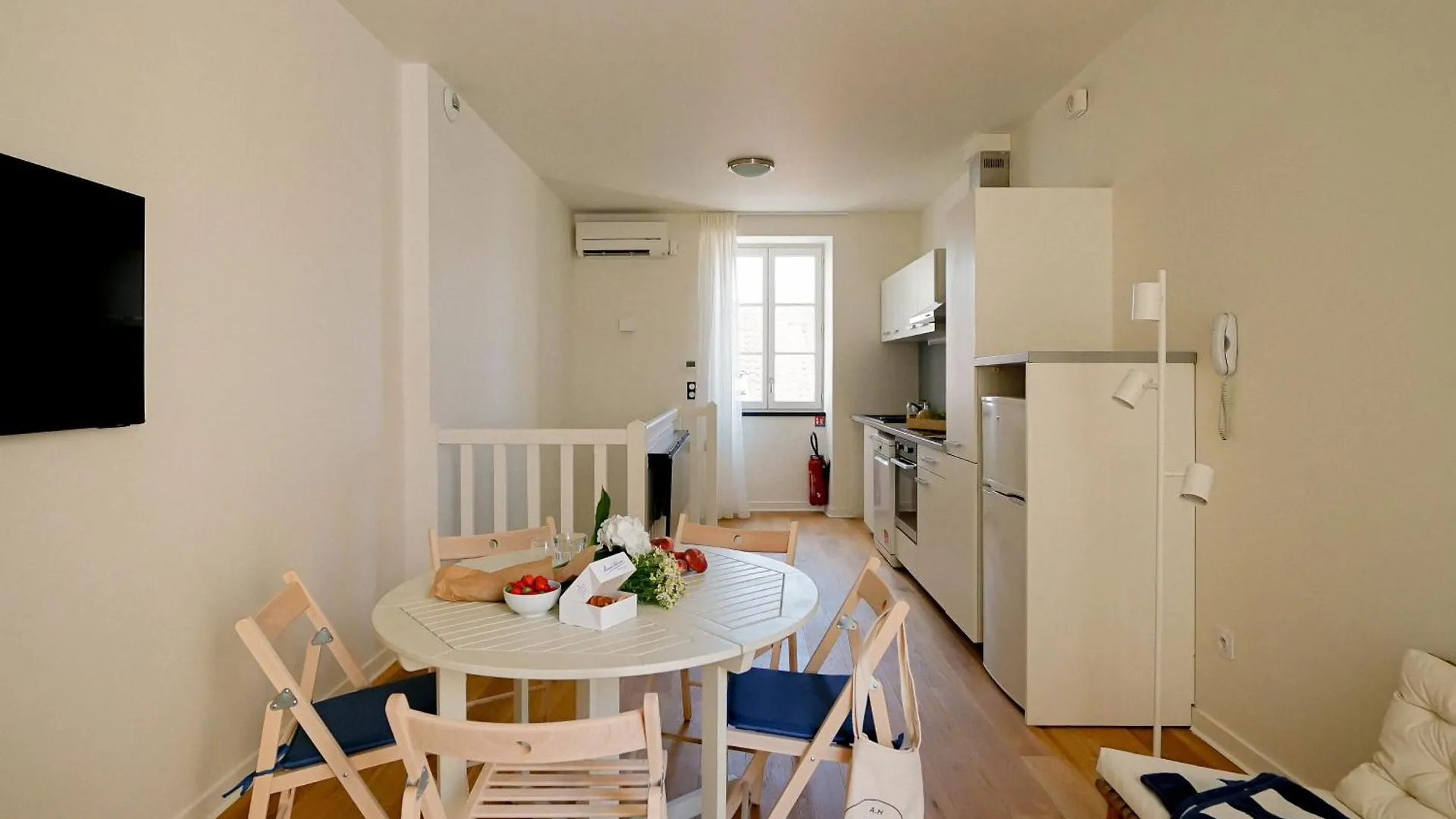 Alfred Hotels Les Halles Biarriz 3*,