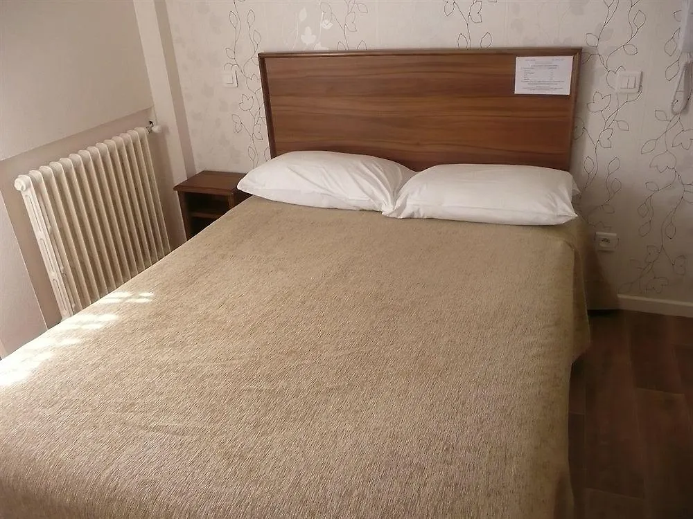 Alfred Hotels Les Halles Biarriz Francia